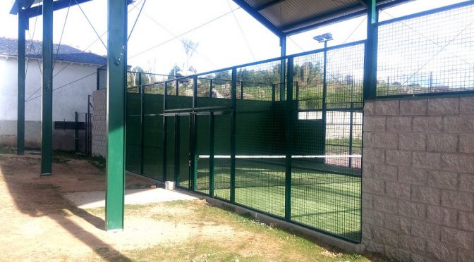 Obras de Reparación en la Pista de Pádel